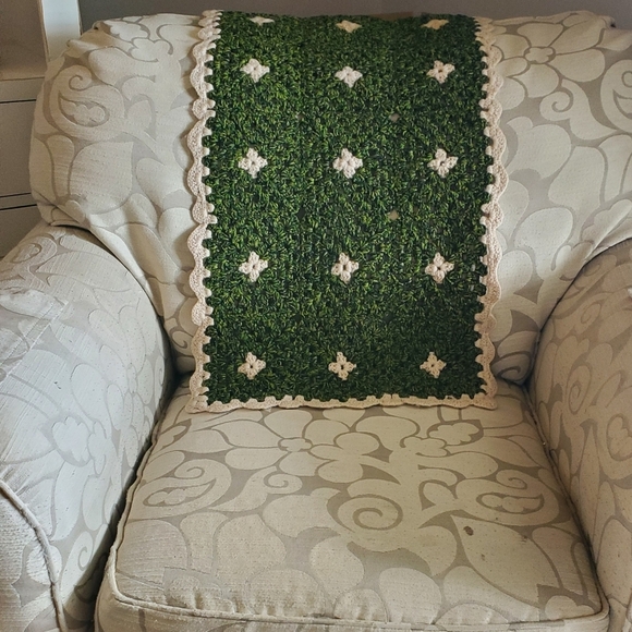 Vintage Hand Knitted Table Runner - Picture 2 of 3